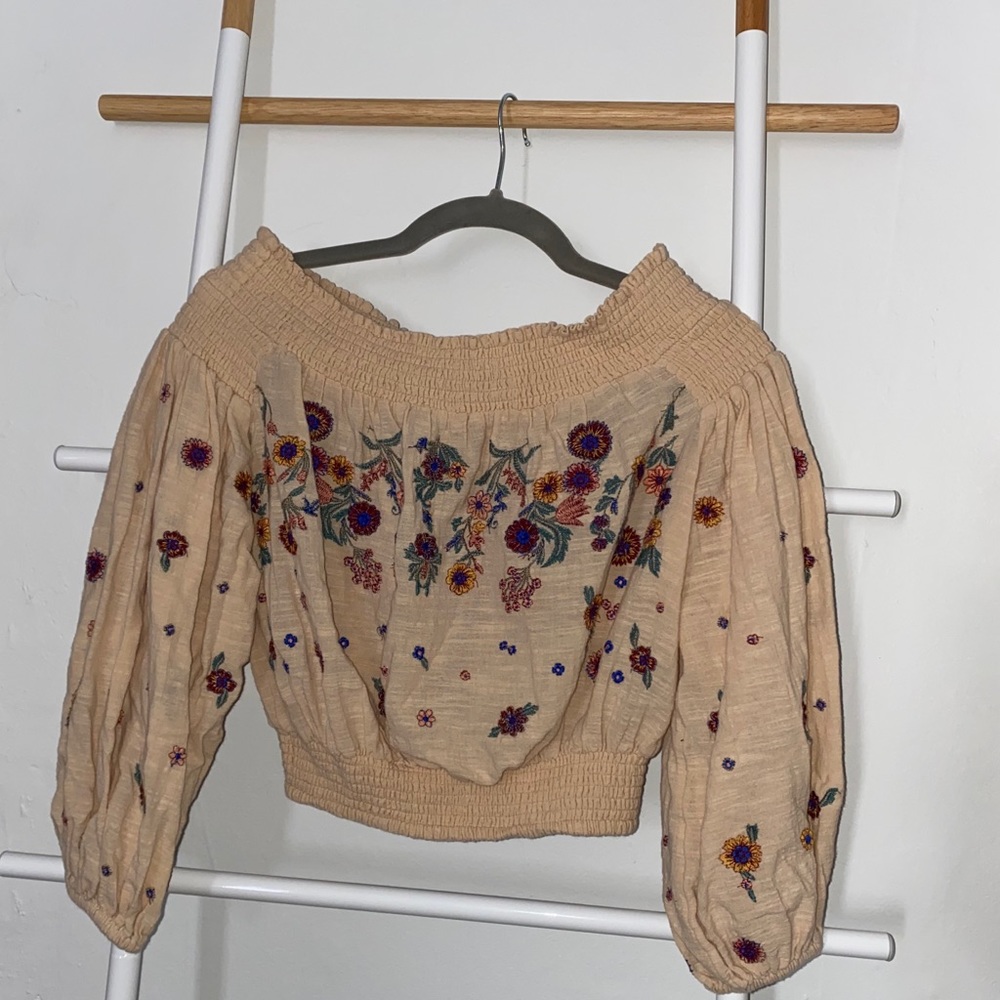 FREE PEOPLE - off the shoulder floral crop top